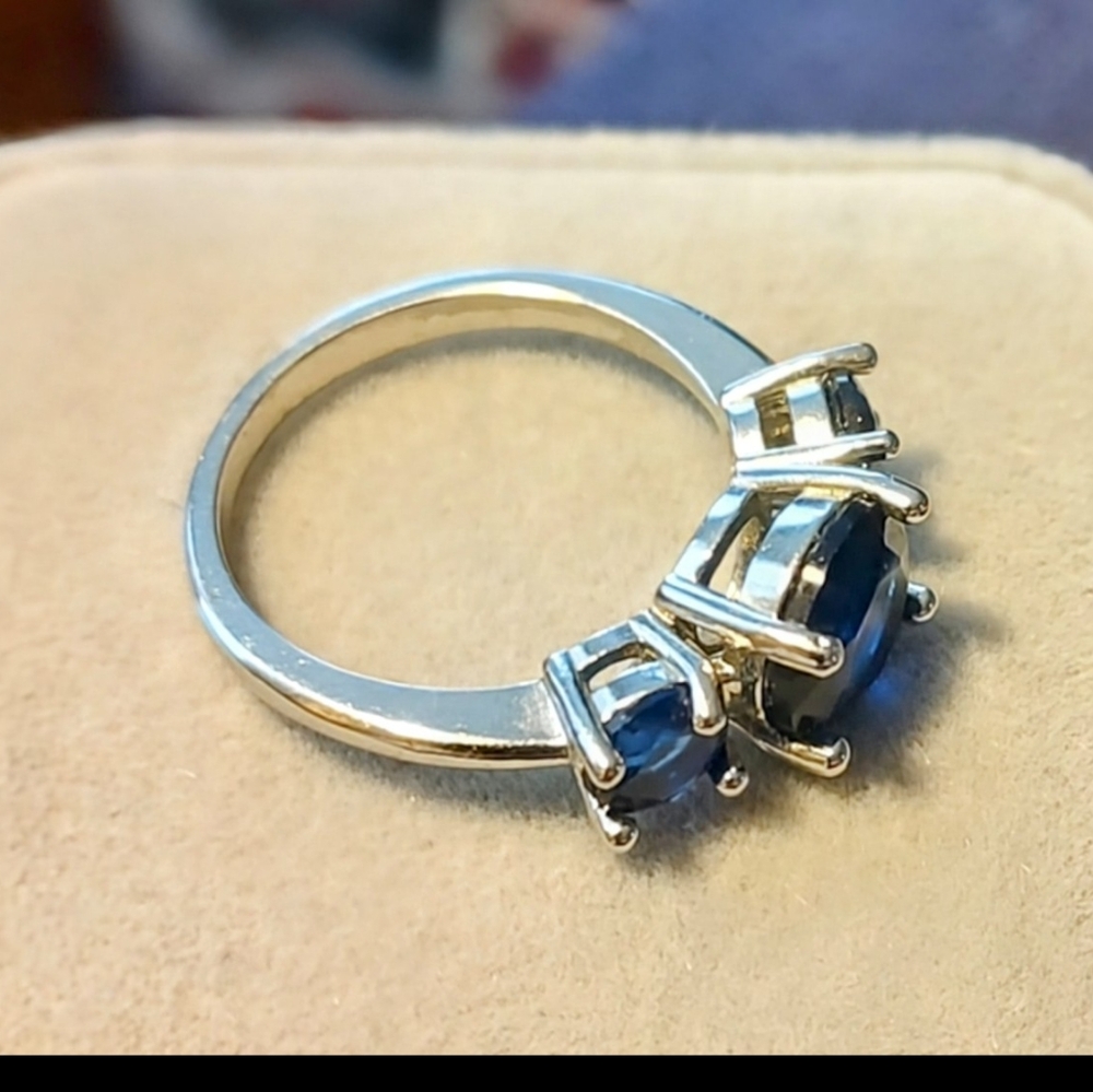 STERLING SILVER SAPPHIRE RING SIZE 6 - Picture 2 of 3